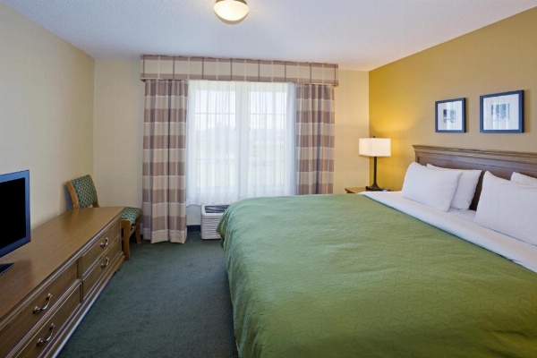 Country Inn & Suites by Radisson, Salina, KS image 26