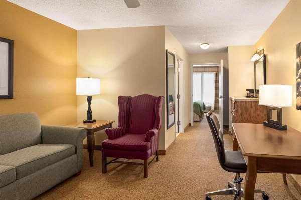Country Inn & Suites by Radisson, Salina, KS image 6